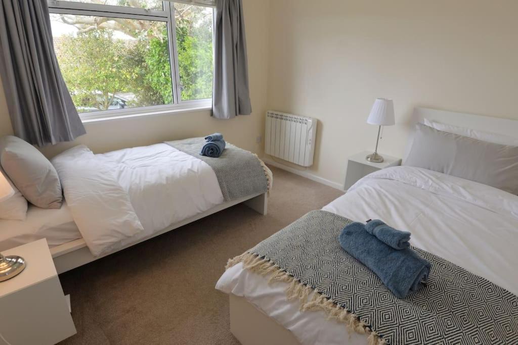 3-Bedroom Bungalow With Parking, Goldsithney, Penzance, Cornwall Perranuthnoe Exterior photo