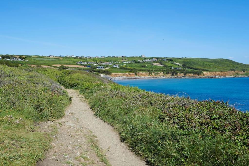 3-Bedroom Bungalow With Parking, Goldsithney, Penzance, Cornwall Perranuthnoe Exterior photo